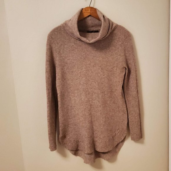 GNW Sweaters - GNW cowl neck tulip hem sweater, Sz S EUC